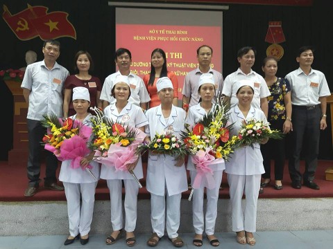 Tri ân các bác sĩ nhân ngày thầy thuốc Việt Nam